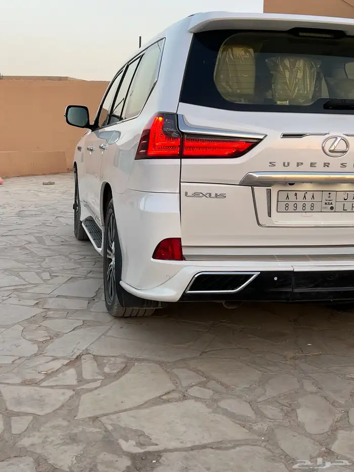 جيب لكزس 2016 1