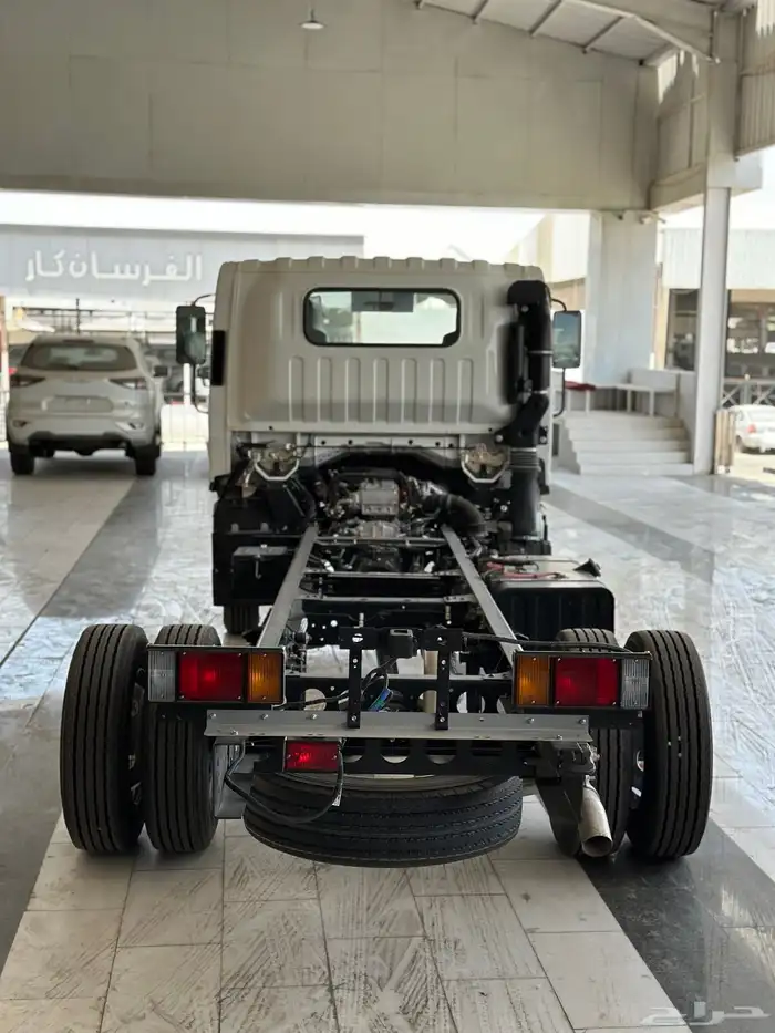 ايسوزو دينا 4 طن شاصيه قصير 4.35م -موديل 2025 3