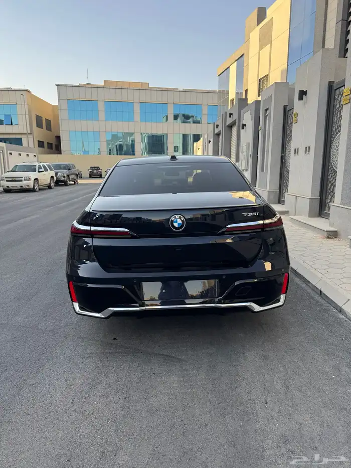 بي ام دبليو الفئة السابعة 735i - 2023 4