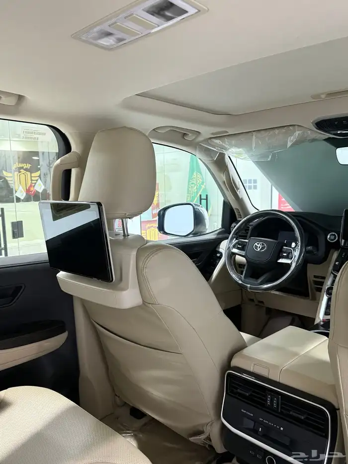 جيب الاند كروزر للايجار 10