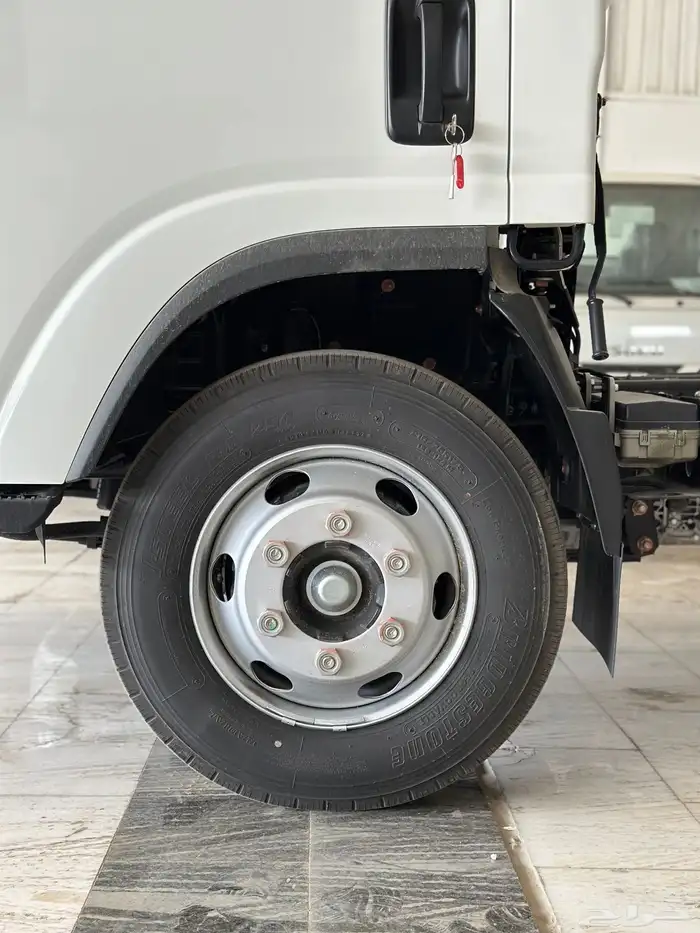 ايسوزو شاحنه 4 طن شاصيه طويل 4.95م -2025 10