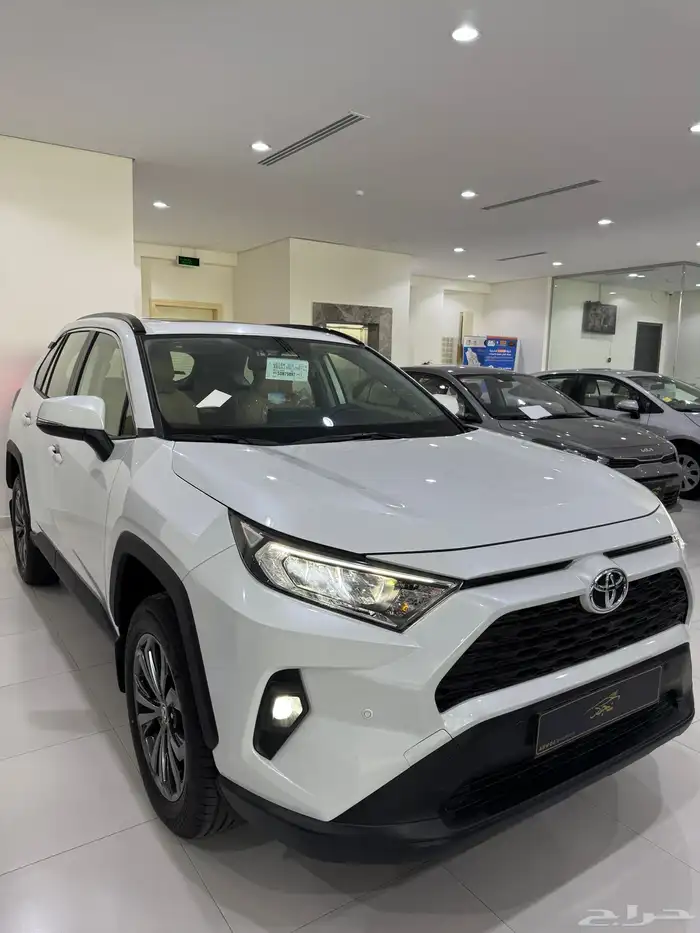 تويوتا رافور XLE 2025 بنزين اصفار 1