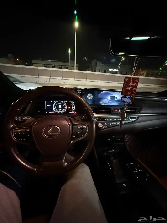 لكزس ES350 2021 9