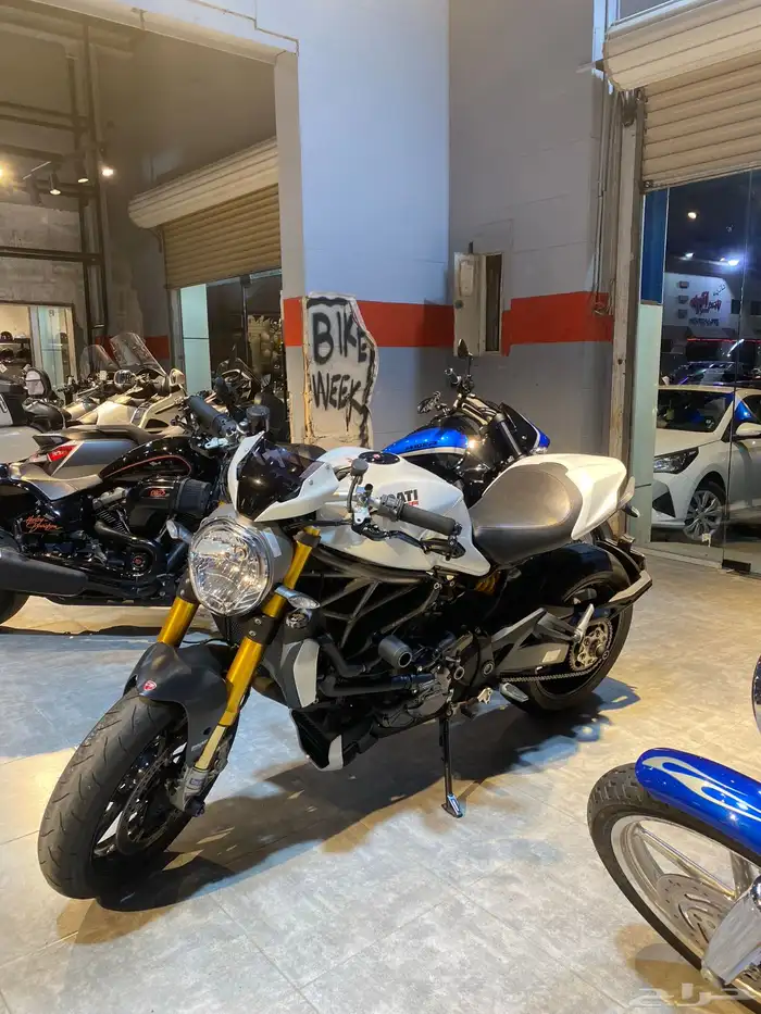 Ducati Monster 1200s 8