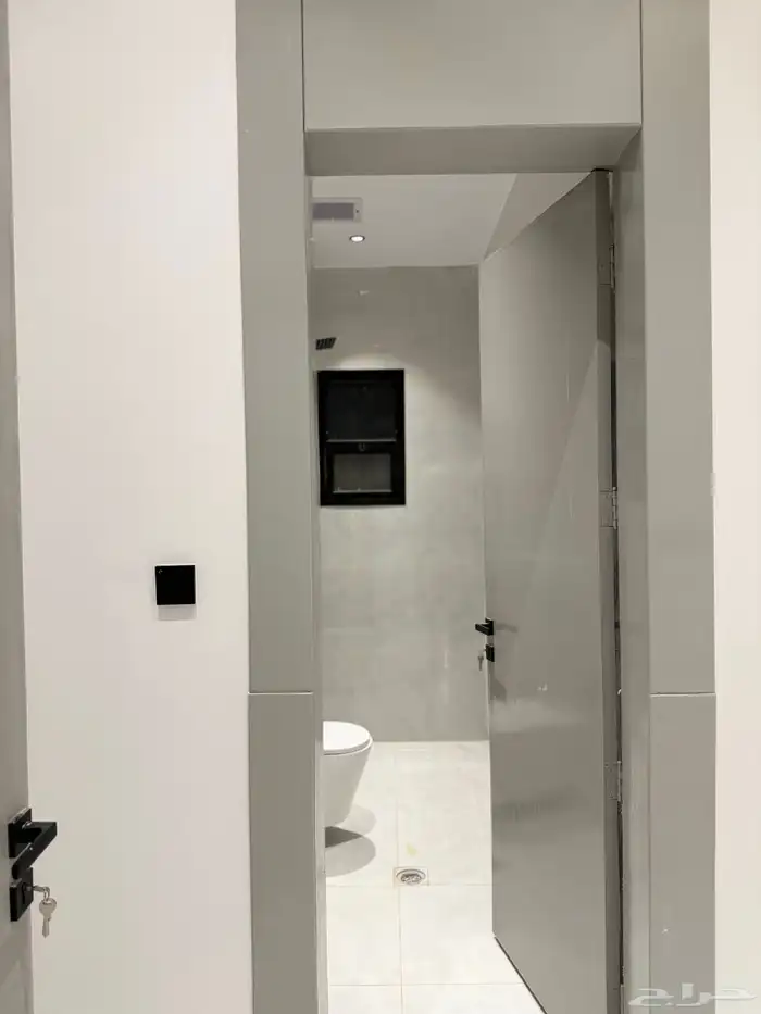 دور أول للبيع حي البيان 7