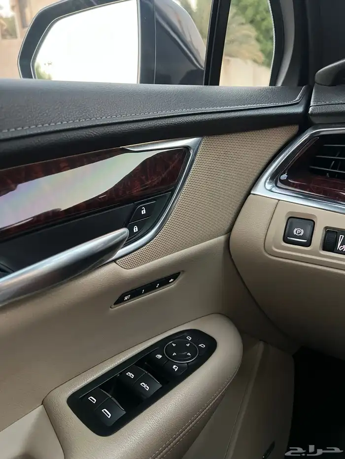 كاديلاك ( SXT5 ) الموديل 2019 فل كامل صيانات وكاله 24