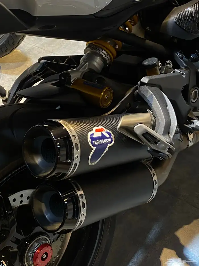 Ducati Monster 1200s 2