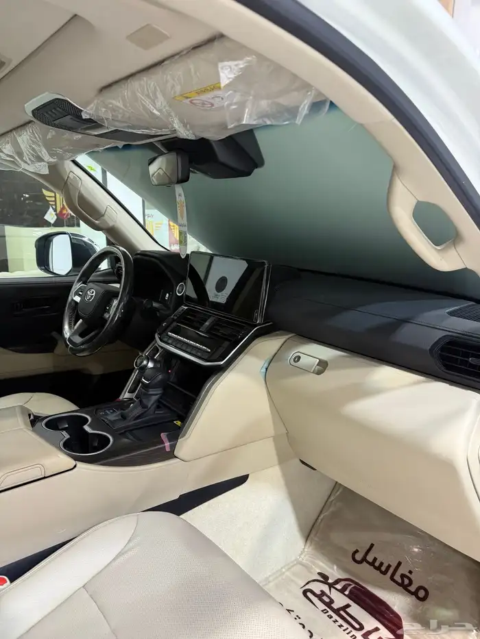 جيب الاند كروزر للايجار 11