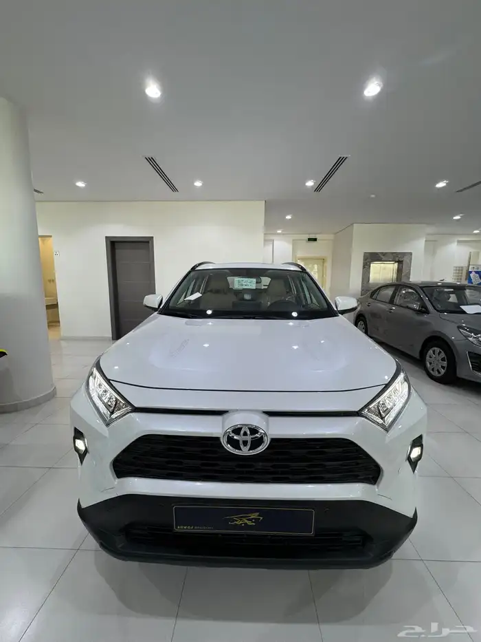 تويوتا رافور XLE 2025 بنزين اصفار 2