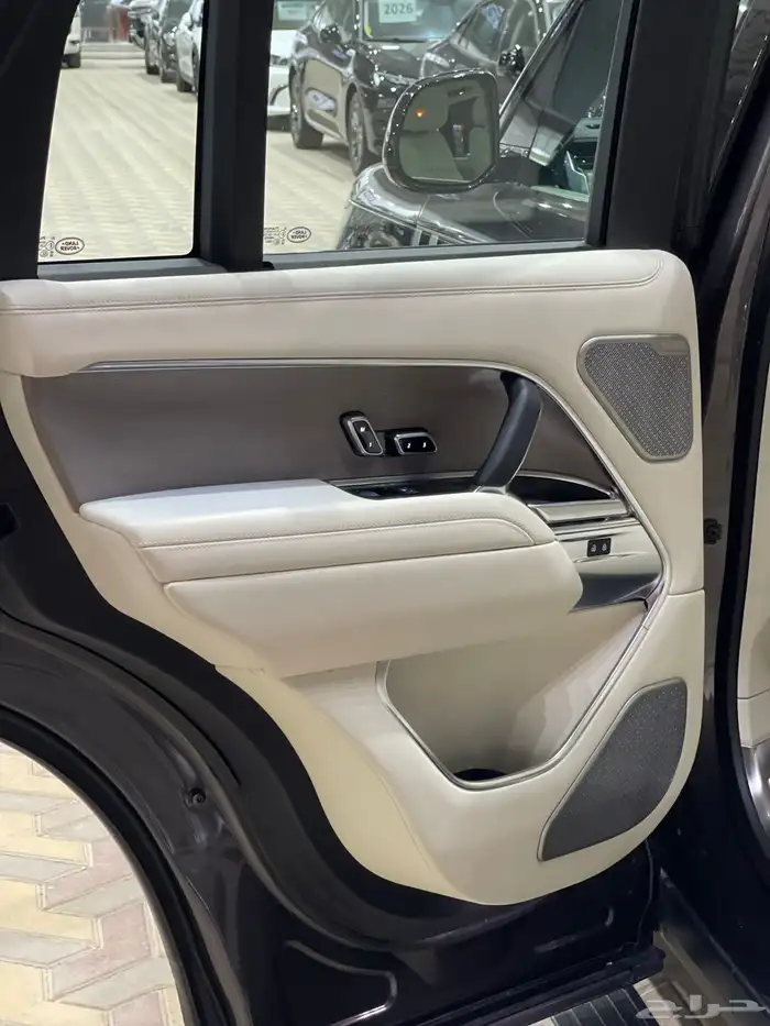 رنج روفر فريست ايدشن V6 2022 9