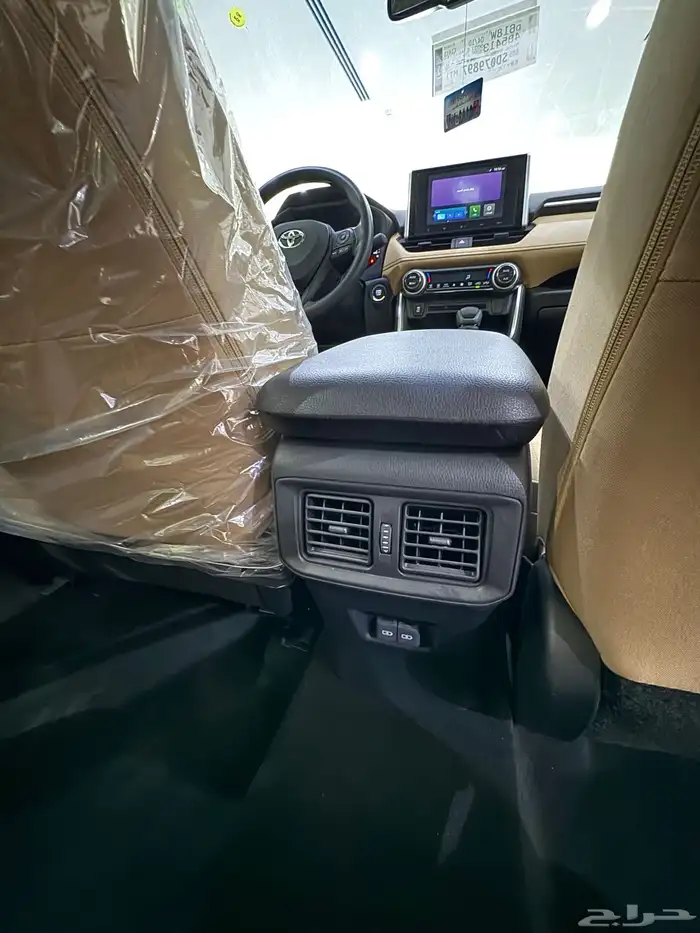 تويوتا رافور XLE 2025 بنزين اصفار 9