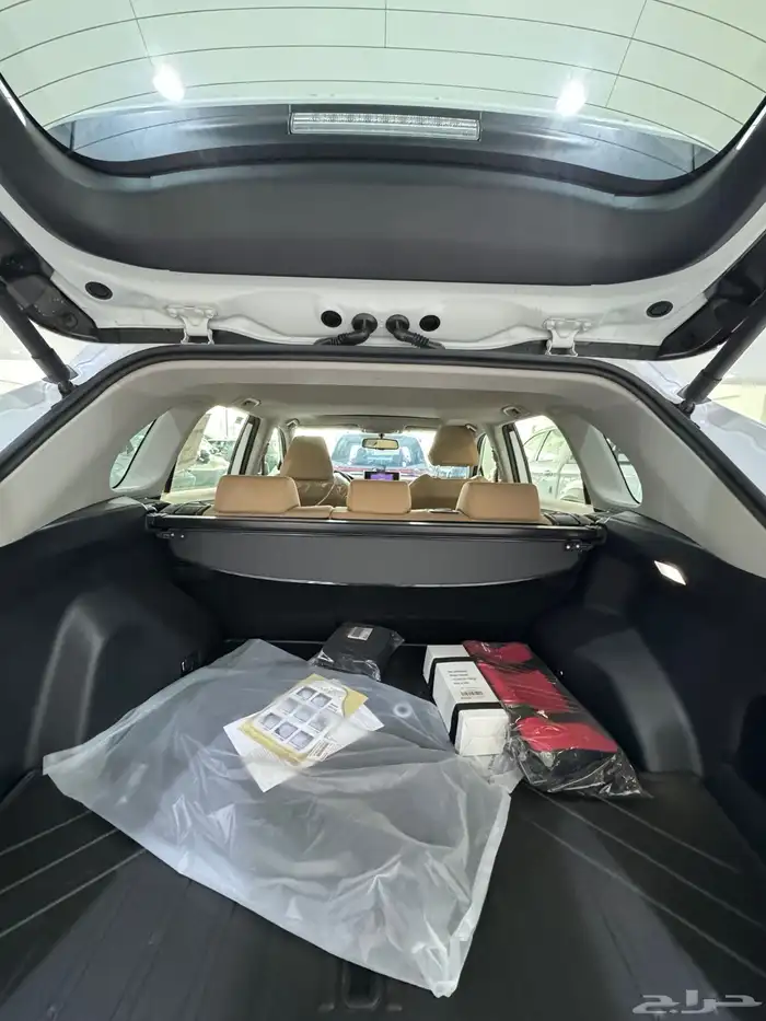 تويوتا رافور XLE 2025 بنزين اصفار 6