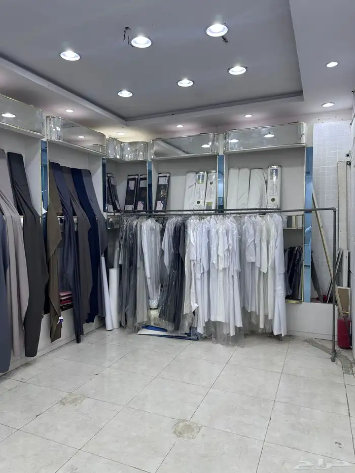 محل فتحتين خياط رجالي اجار المحل 900 ريال شهري البيع كامل 1