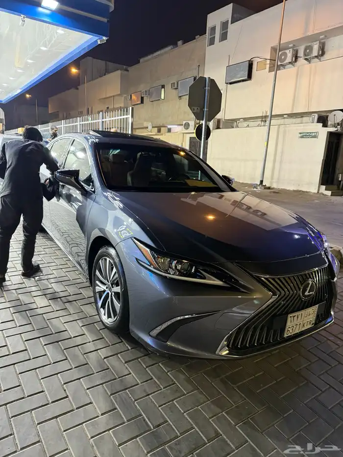 لكزس ES350 2021 4