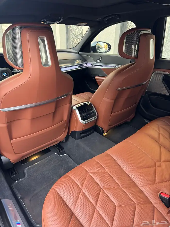 بي ام دبليو الفئة السابعة 735i - 2023 8