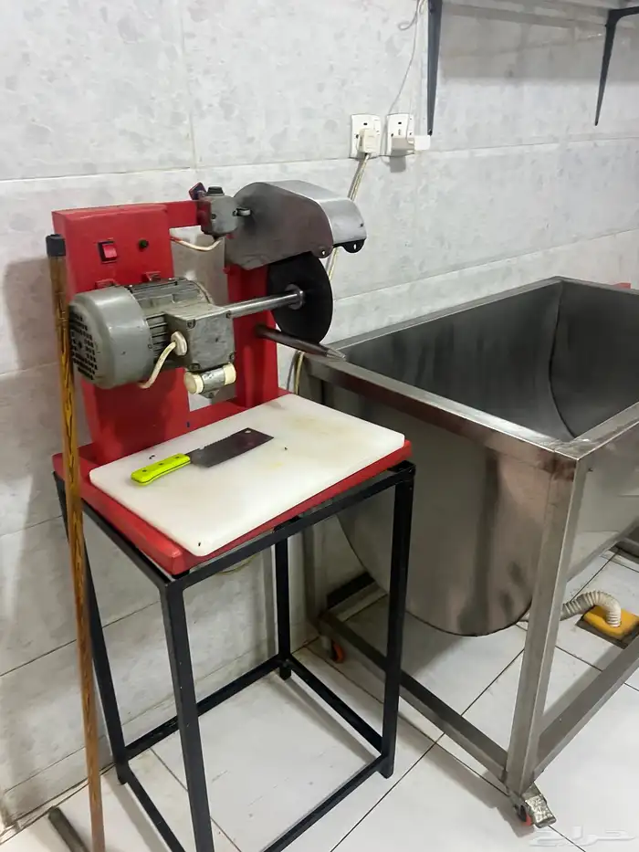 مطعم بروست مع السكل والرخصه للتقبيل او البييع 0