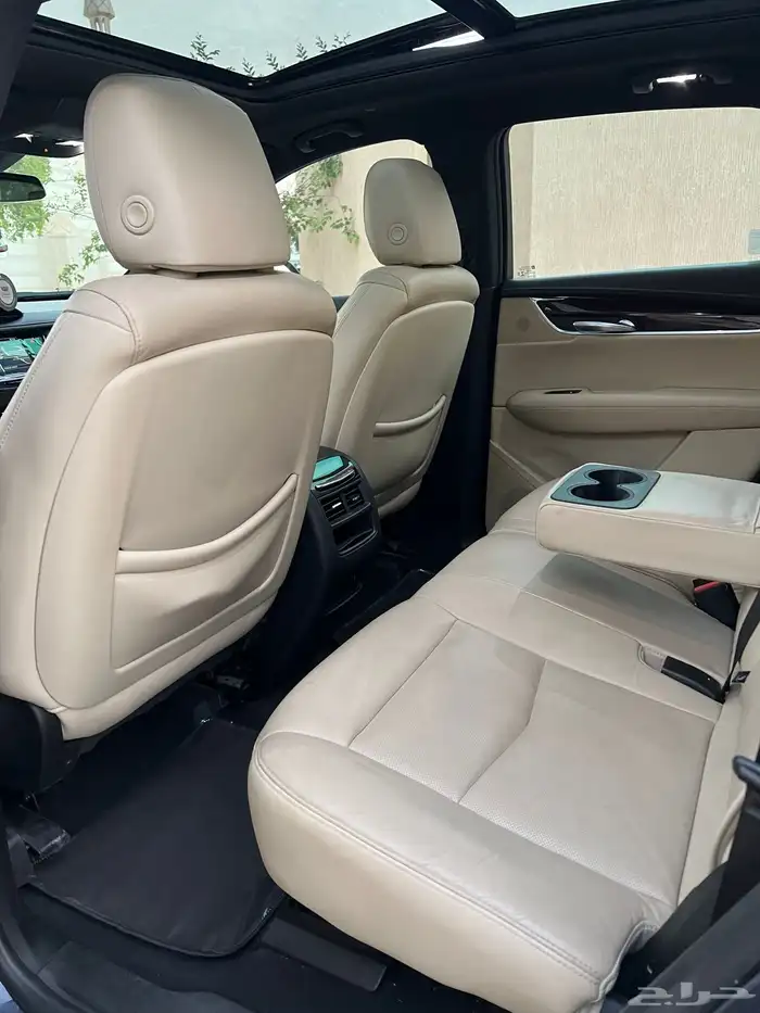 كاديلاك ( SXT5 ) الموديل 2019 فل كامل صيانات وكاله 17