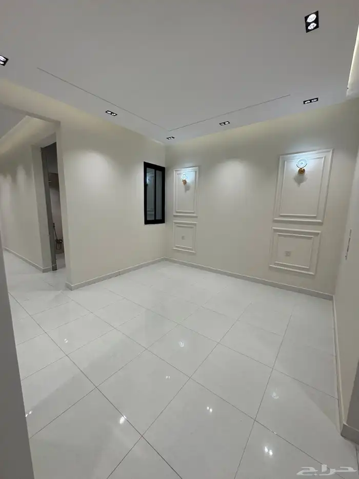 للبيع إدوار تمليك أرضي 6غرف بمدخل سياره تشطيبvip حي المعارض 10