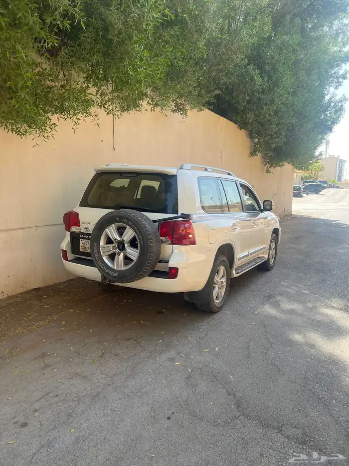 جيب لاندكروزر تايوتا 2014 ماشي 424 2