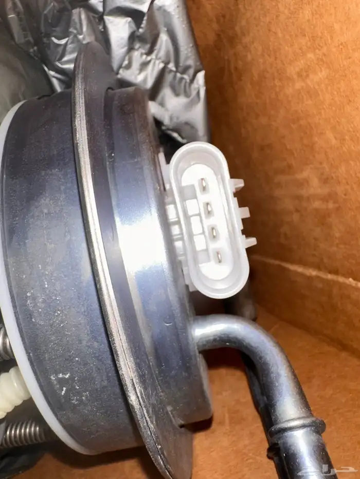 طرمبة بنزين جمس تركب من موديل 2004 لين 2006 3