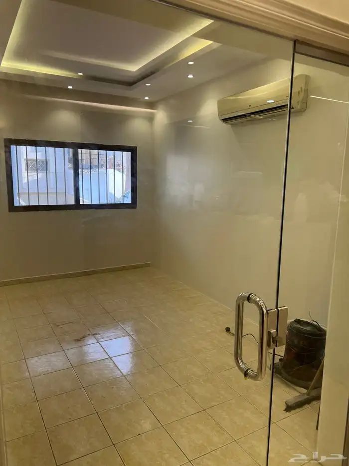 شقة للايجار سكن عمال في الروضة 70 الف 1
