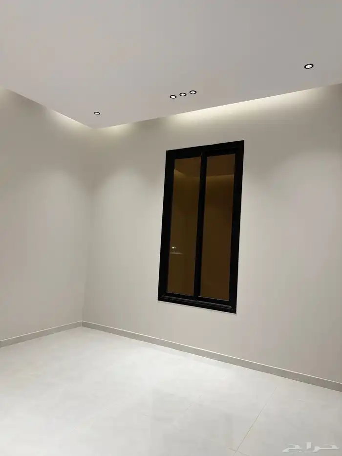 دور أول للبيع حي البيان 17