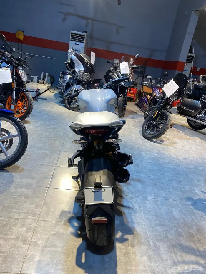 Ducati Monster 1200s 13