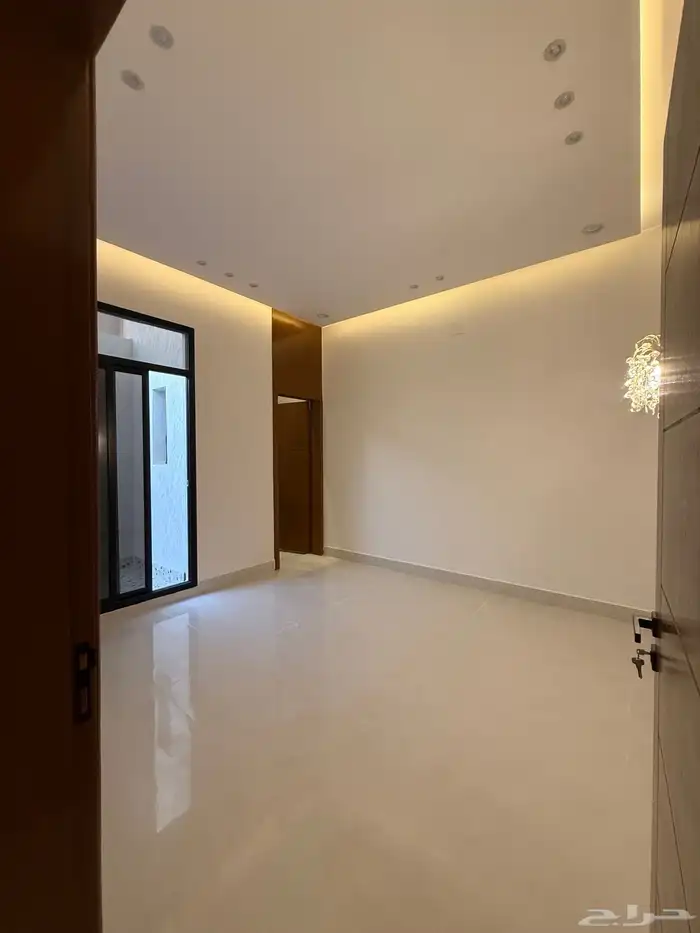 ادوار للبيع في المزاحمية حي طويق 3