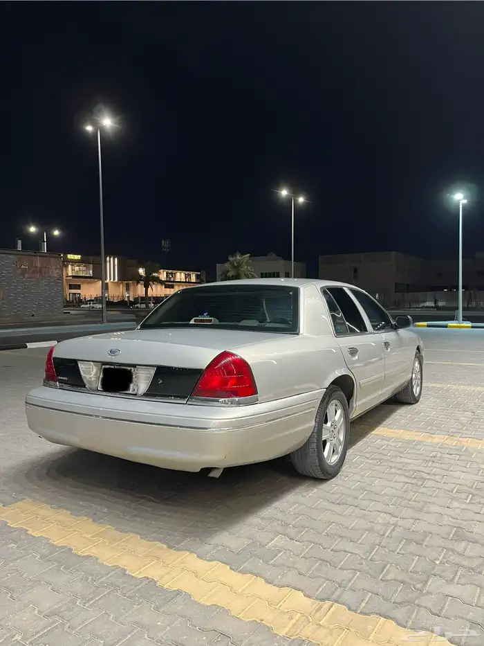 فورد كراون فكتوريا 2011 2