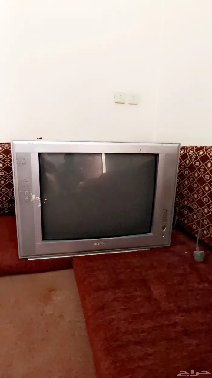 تلفزيون قديم شغال للبيع 0