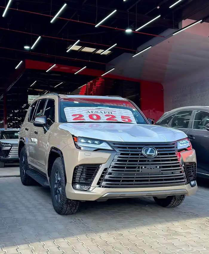 لكزس LX 2025 بنظام الدفعتين بدون هامش ربح 1