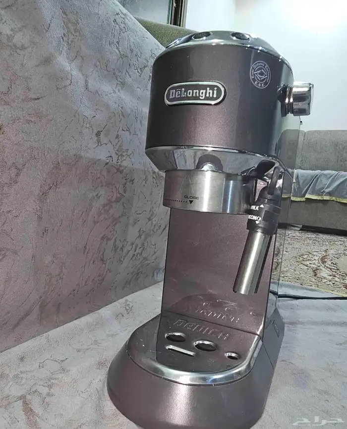 الة صنع القهوة ديلونجي 1