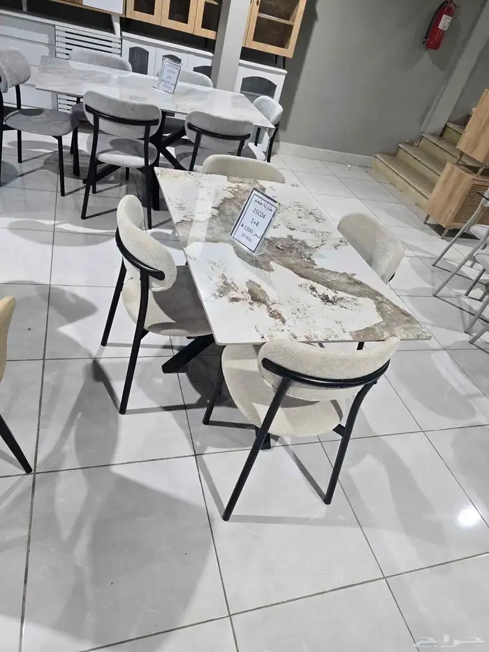 طاولات طعام مودرن ب اشكال جديده 13