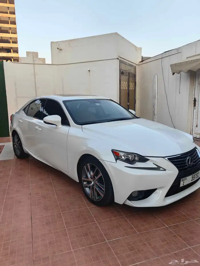 البيع لحامل هويه الإمارات فقط. لكزس iIS250. موديل 2014. 6