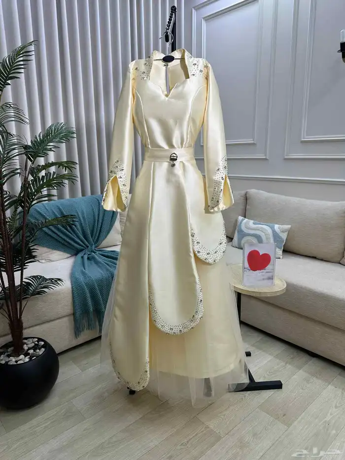 فساتين فخمة بتصاميم أنيقة وجودة عالية  تناسب المناسبات 11