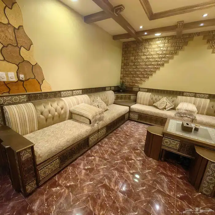 طقم كنب مغربي جديد ونظيف جدا فخم جدا.. سعره الأصلي 7 الاف 1