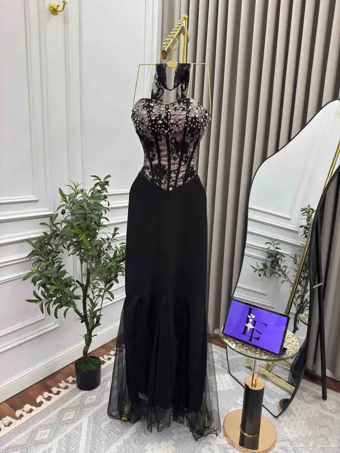 فساتين فخمة بتصاميم أنيقة وجودة عالية  تناسب المناسبات 43