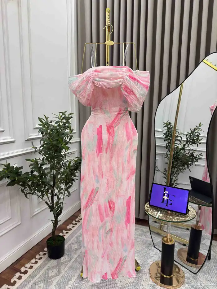 فساتين فخمة بتصاميم أنيقة وجودة عالية  تناسب المناسبات 26