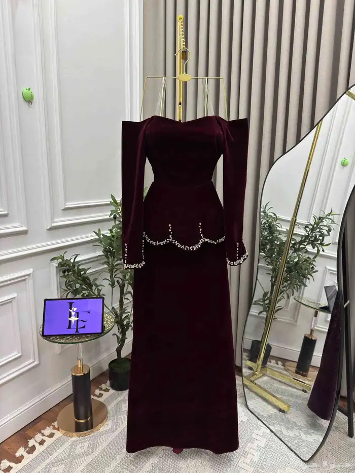 فساتين فخمة بتصاميم أنيقة وجودة عالية  تناسب المناسبات 0