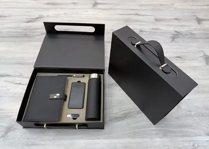 لوحات مضيئة بنر ستيكر يونيبول أعلام كروت أسوار مشاريع تظليل 12