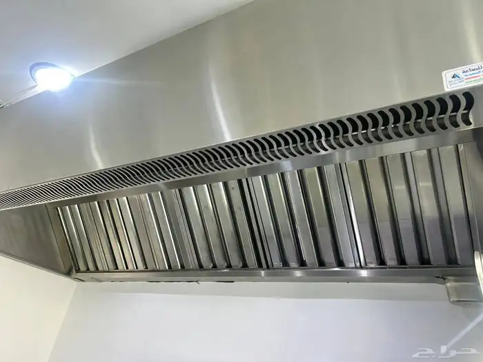 يقوم المصنع العربي بتصنيع ادوات المطاعم وغرف التبريد والتجمي 13