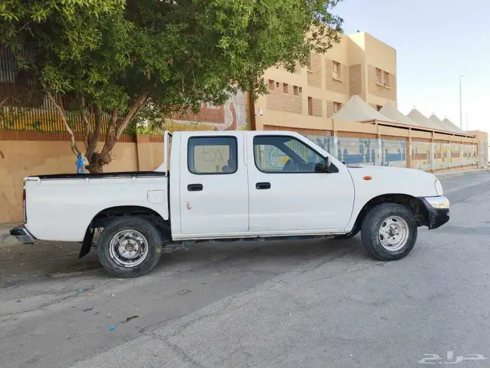 نيسان ددسن 2010 غمارتين 2