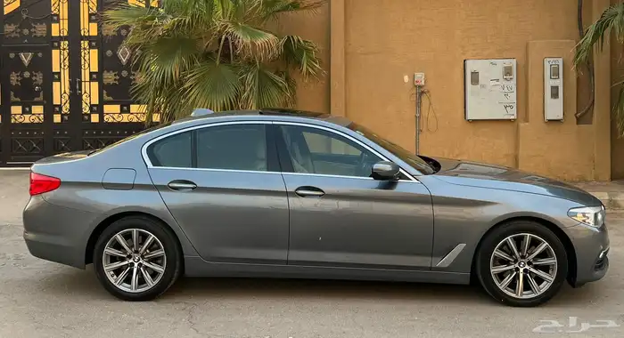 بي ام دبليو 520i 2018 (بحالة ممتازة) 9
