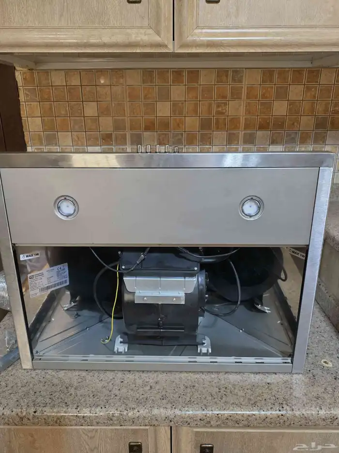 شفاط مطبخ ستنستيل هرمي مقاس عرض 60 صناعة تركي 3