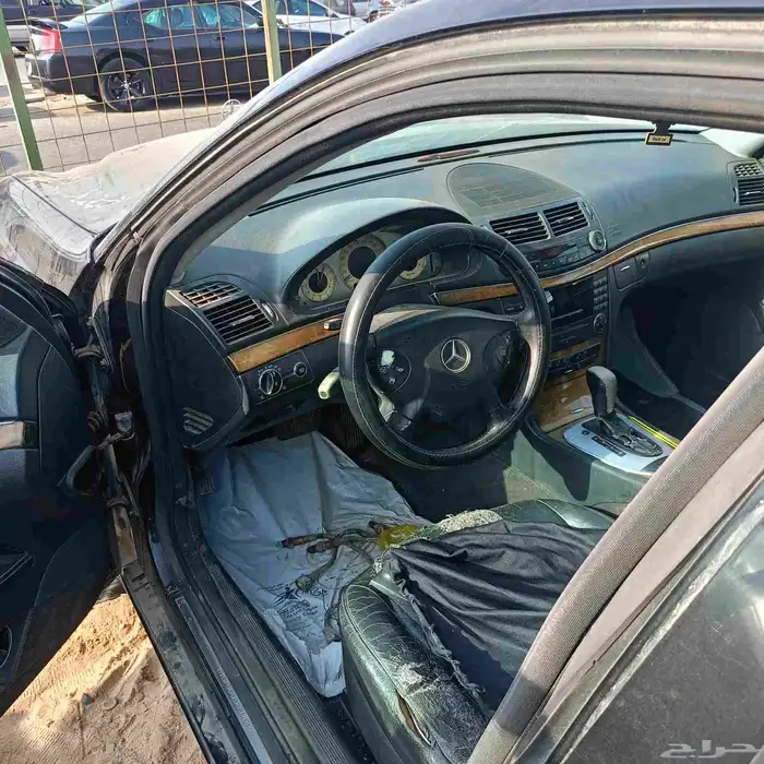 مرسيدس قطع غيار تشليح 211 موديل 2006 4