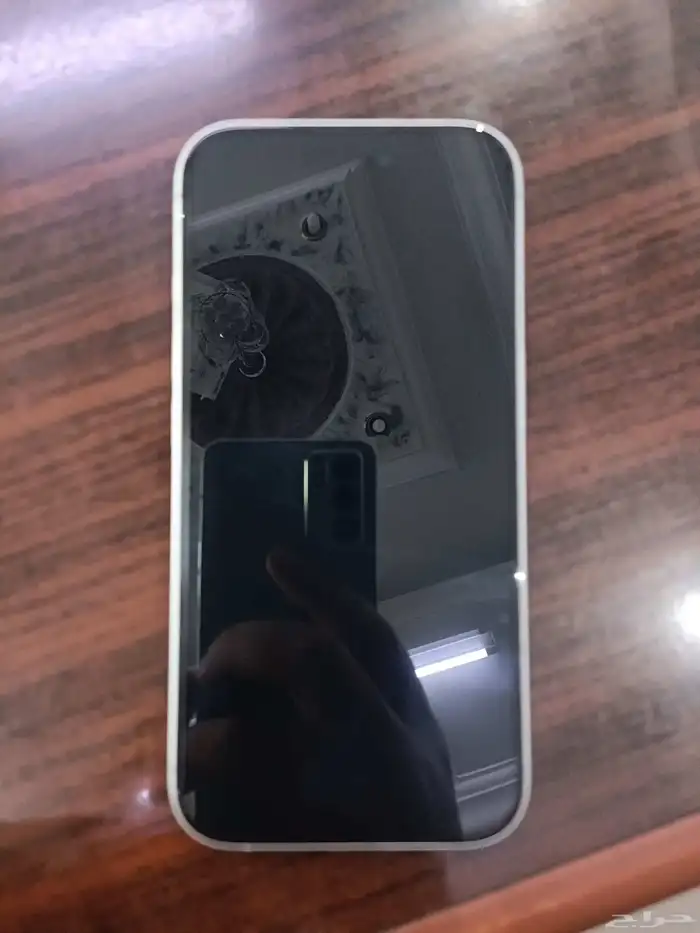 ايفون 16 عادي جديد بالكرتونه 1