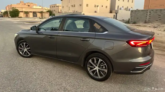 جيلي امجراند 7 2023 فل 12