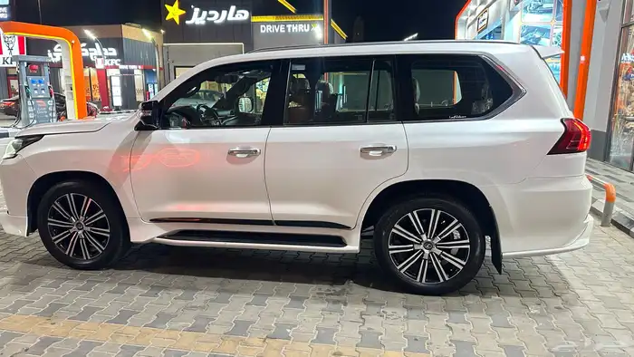 جيب لكزس LX 570 11