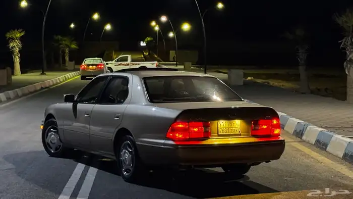 لكزس LS400 موديل 1999 1