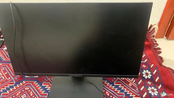 للبيع شاشه نضيفه 1